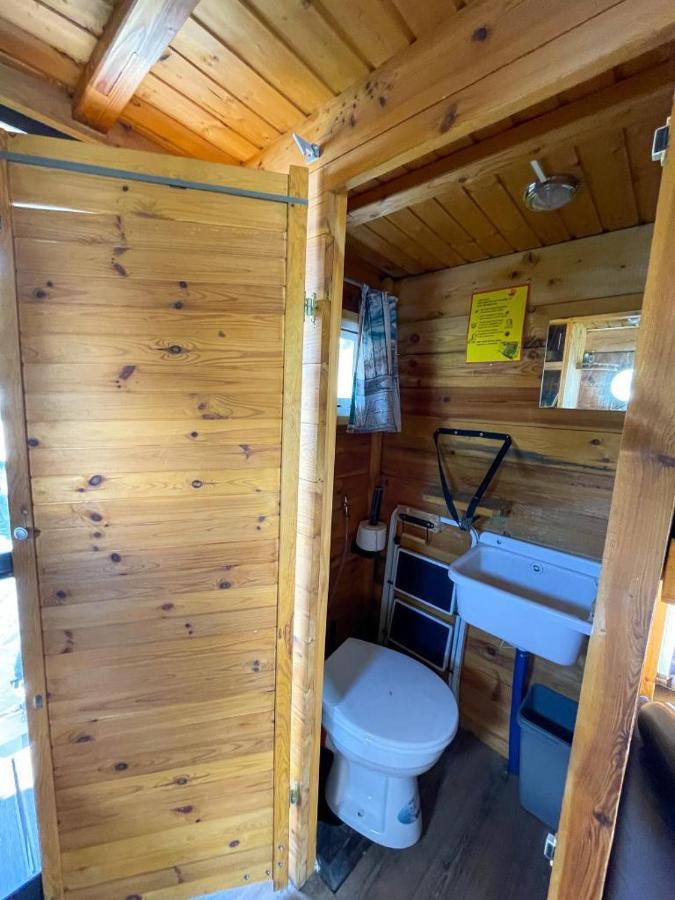 Hausflossvermietung Auf Der Peene Am Kummerower In Mecklenburg Vorpommern 15 Ps Botel *